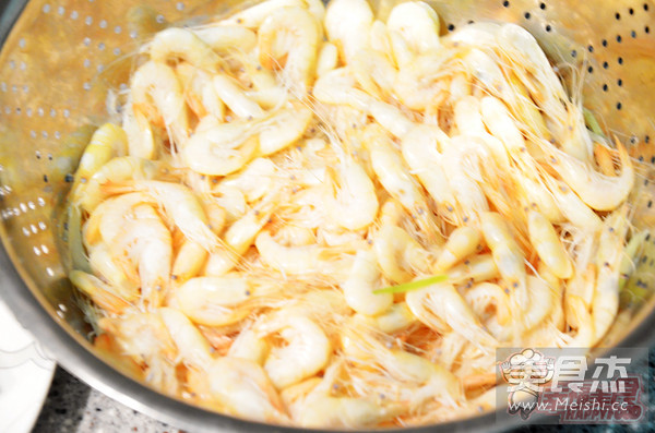 Stir-fried White Shrimp with Leek recipe