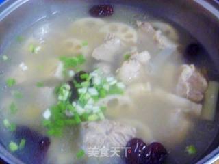 【healthy Soup Pot】lotus Root and Crescent Bone Soup recipe