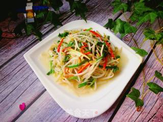 Stir-fried Leek with Mung Bean Sprouts recipe