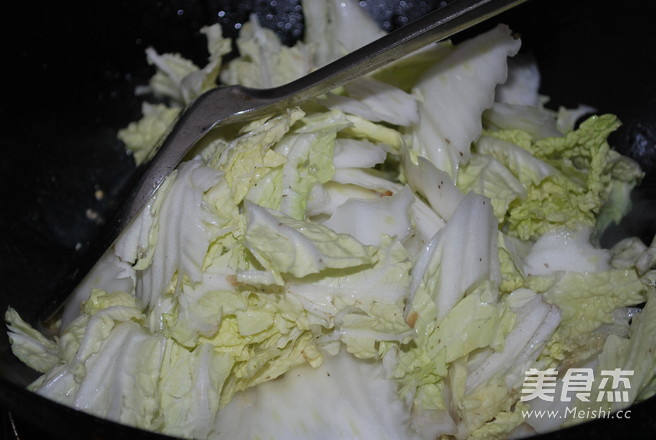 Stir-fried Cabbage with Swan Eggshell recipe