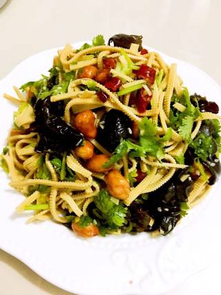 Coriander Fungus Mixed with Dried Shreds recipe