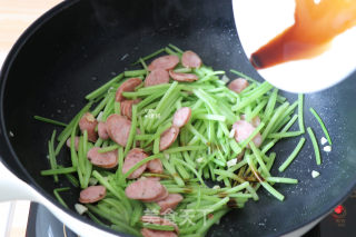 Stir-fried Sweet Potato Stems with Sausage recipe