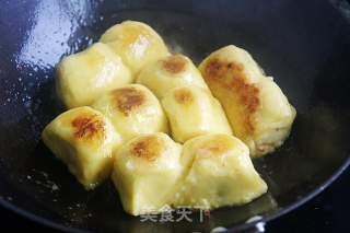 Pan-fried Northeast Sticky Bean Buns recipe