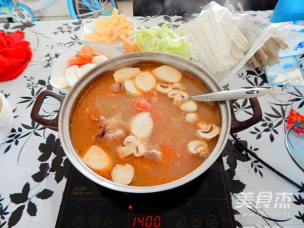 Tomato Pork Ribs Hot Pot recipe