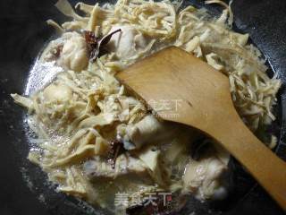 Braised Chicken Wing Root with Bamboo Shoots recipe