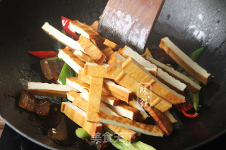 Stir-fried Bacon with Dried Tofu recipe