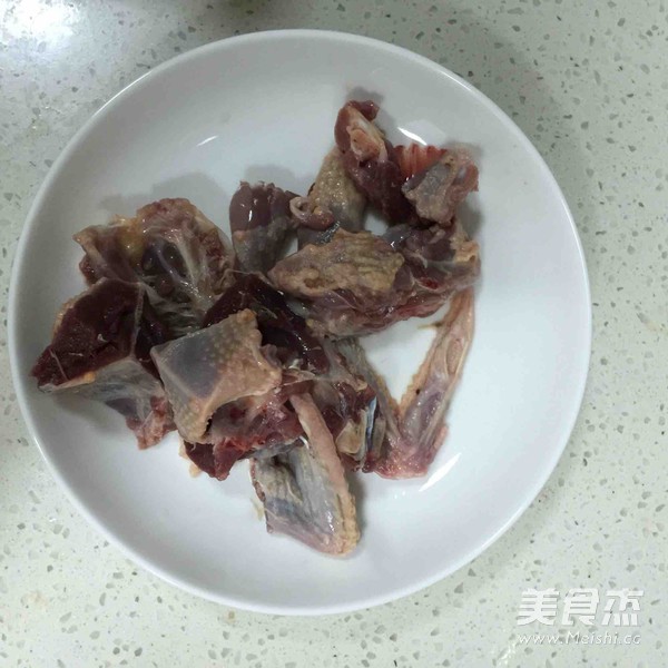 Pigeon Soup for Nourishing Blood and Nourishing Qi recipe