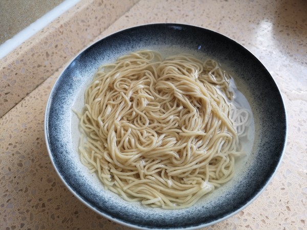 Stir-fried Noodles with Carrots, Celery and Pork recipe