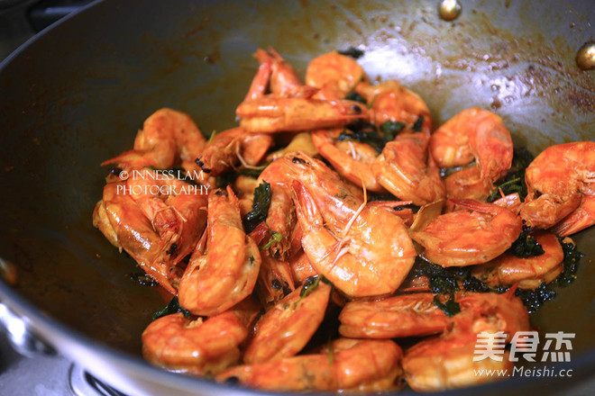 Soy Sauce King Perilla Shrimp recipe