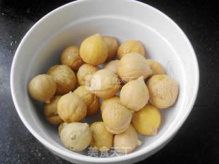 Chestnut Chicken Claypot recipe