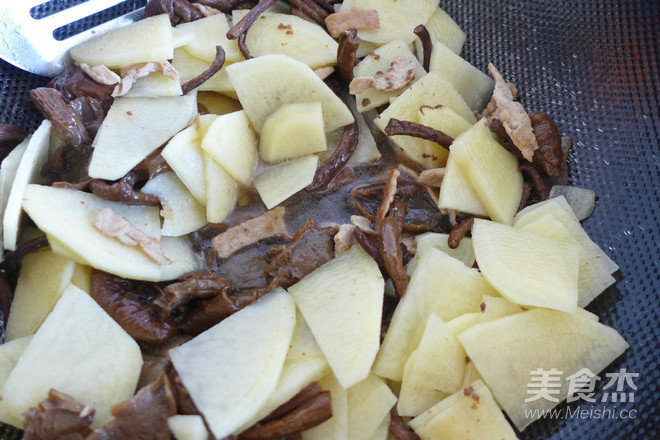 Yellow Mushroom Potato Chips recipe