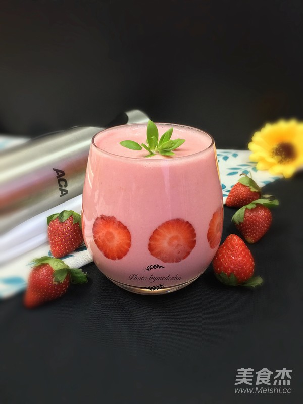 Strawberry Milkshake recipe