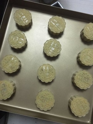 Beijing-style Five-ren Moon Cakes (old-fashioned Pulp) recipe