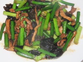 Stir-fried Shredded Pork with Garlic Moss recipe