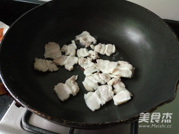 Stir-fried Winter Bamboo Shoots with Black Fungus recipe