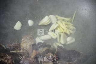 Stir-fried Preserved Fish with Chopped Pepper recipe