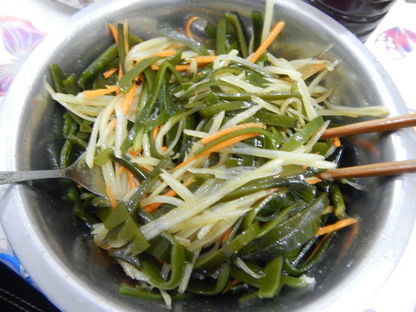 Potato Shreds with Kelp Salad recipe