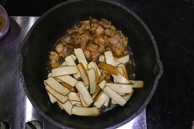 Stir-fried Pork with Wind Blown Dry recipe