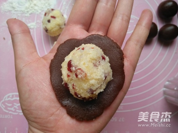 Chocolate Coconut Cranberry Mooncakes recipe
