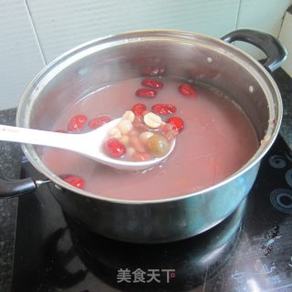 Lotus Seed, Red Dates and Longan Soup recipe
