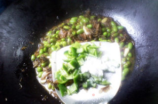 Stir-fried Green Peas with Dried Vegetables recipe