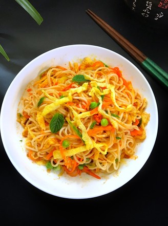 Mixed Noodles with Eggs and Vegetables recipe