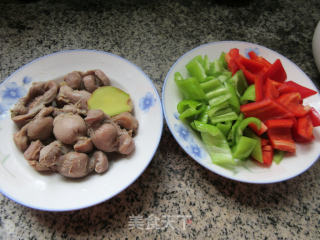 Stir-fried Chicken Gizzards with Green and Red Peppers recipe