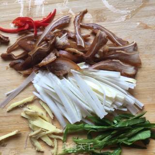 Pork Ears Mixed with Green Onion and Ginger recipe