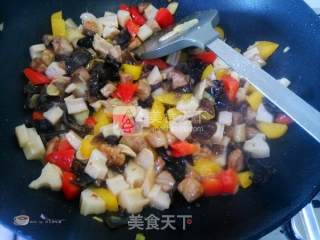 Diced Pork and Lotus Pond Stir-fry recipe