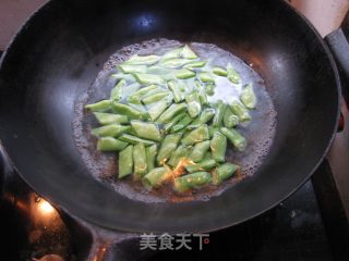 Stir-fried String Beans with Tomato Sauce recipe