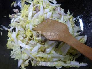 Rippled Noodles with Minced Pork and Baby Cabbage recipe