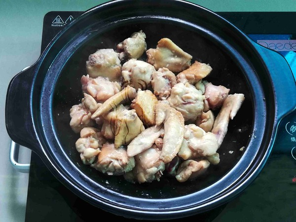 Braised Chicken Wings with Mushroom and Tofu recipe
