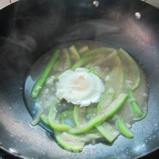 Loofah and Egg Noodles-light and Nutritious recipe