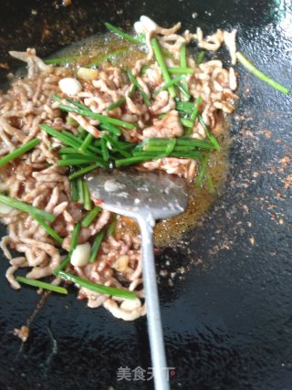 Stir-fried Shredded Pork with Chives recipe