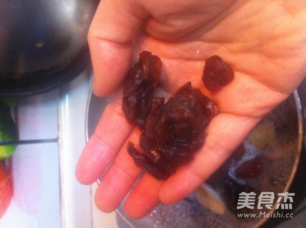 Jujube, Longan, Black Fungus Juice recipe