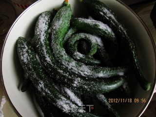 Cucumber with Small Sauce recipe