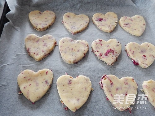 Heart Shaped Cookies with Roses recipe