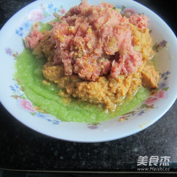 Lettuce and Pork Dumplings--hometown Taste recipe