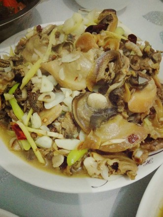 Stir-fried River Clam Meat
