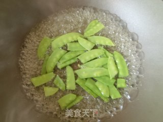 Snow Peas and Onion Mixed Fungus recipe