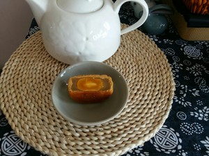 Cantonese Classic-moon Cakes with White Lotus Paste and Egg Yolk recipe