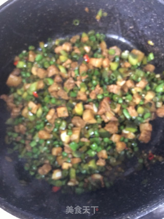 Stir-fried Cowpea with Twice-cooked Pork and Chili recipe