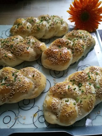 Twisted Braided Bread: The Tenderness of Hot Seeds recipe