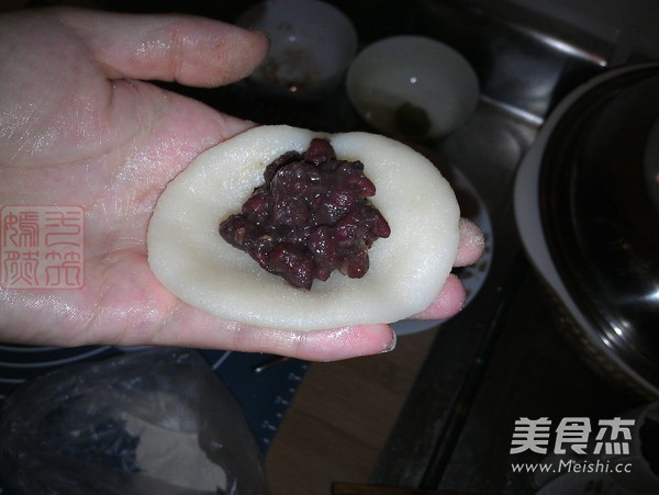 Color Matching Snowy Moon Cakes recipe