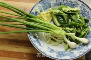 Spicy Stir-fried Flower Clams recipe