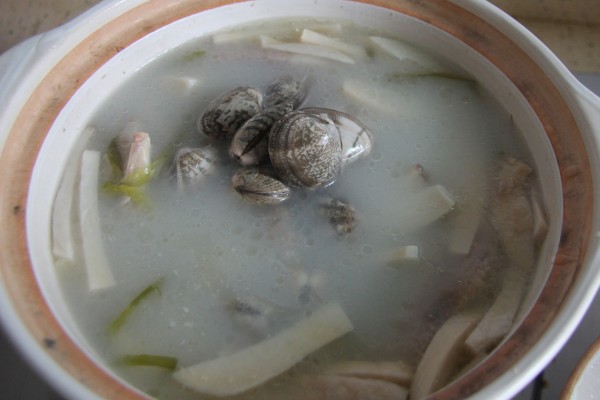 Duck Feet, King Pleurotus and Clam Soup recipe