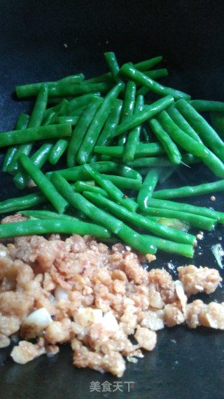 Stir-fried String Beans with Chili Pepper recipe