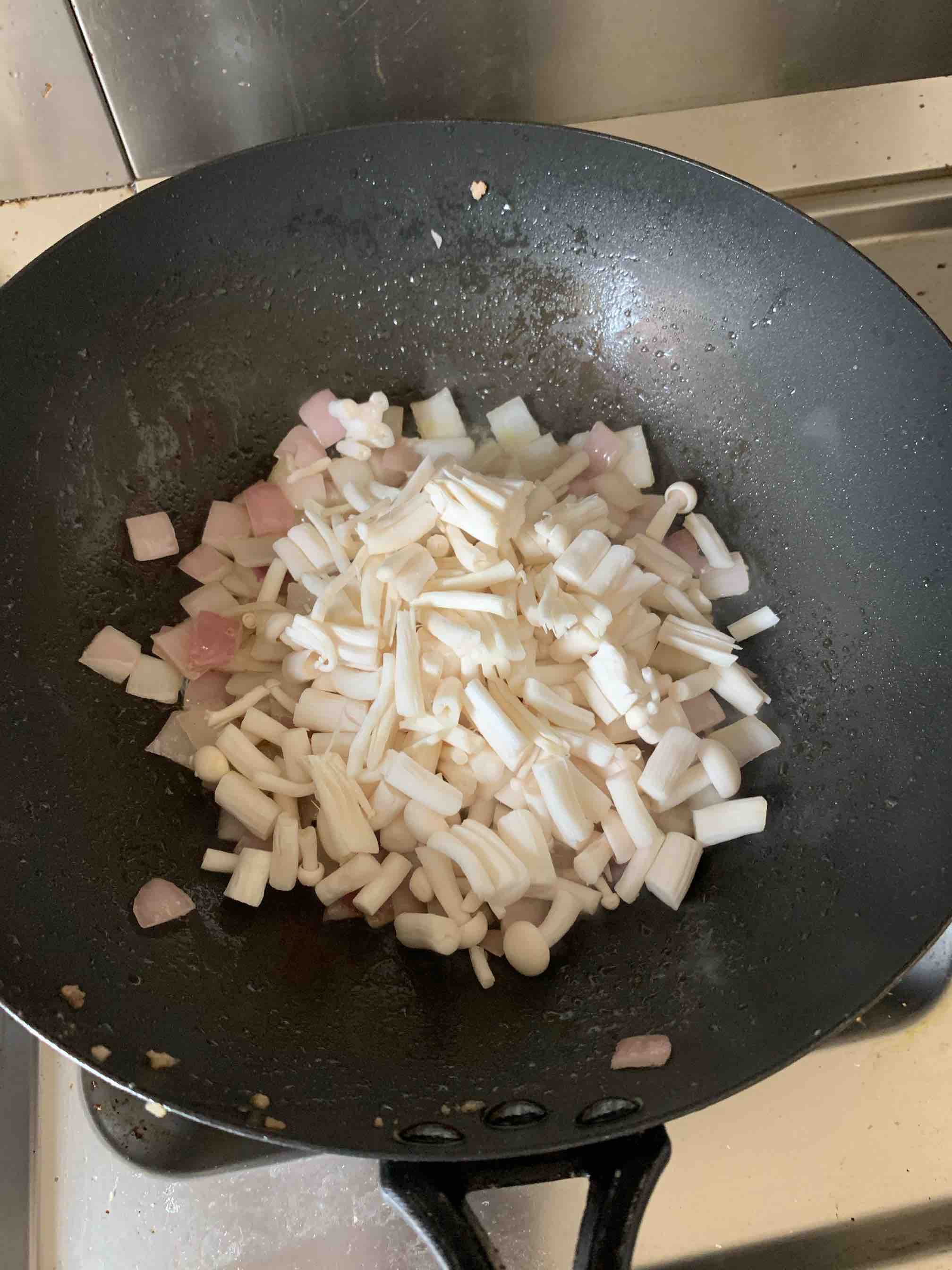 Super Delicious Mushroom Meat Sauce Topped Rice recipe