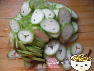 Fried Clam Meat with Loofah recipe