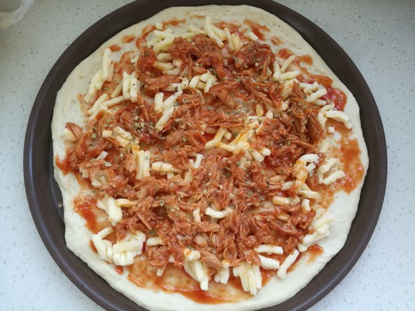 Tuna Pizza in Tomato Sauce recipe